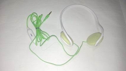 2014爆款頭戴耳機(無麥克風(fēng)) 立體音質(zhì)，品質(zhì)無憂